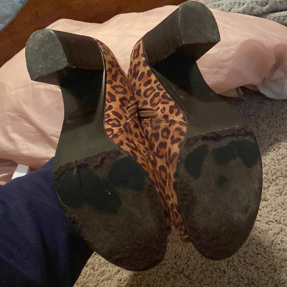 Cheetah heels - Picture 3 of 3